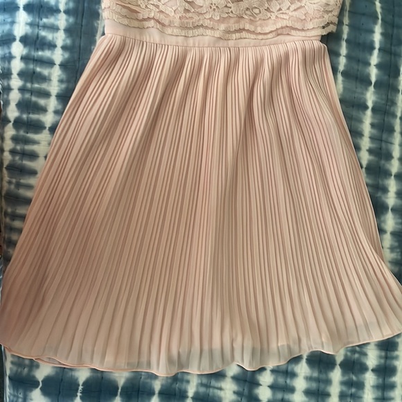Review dress. As new. Size 10 - Picture 2 of 5